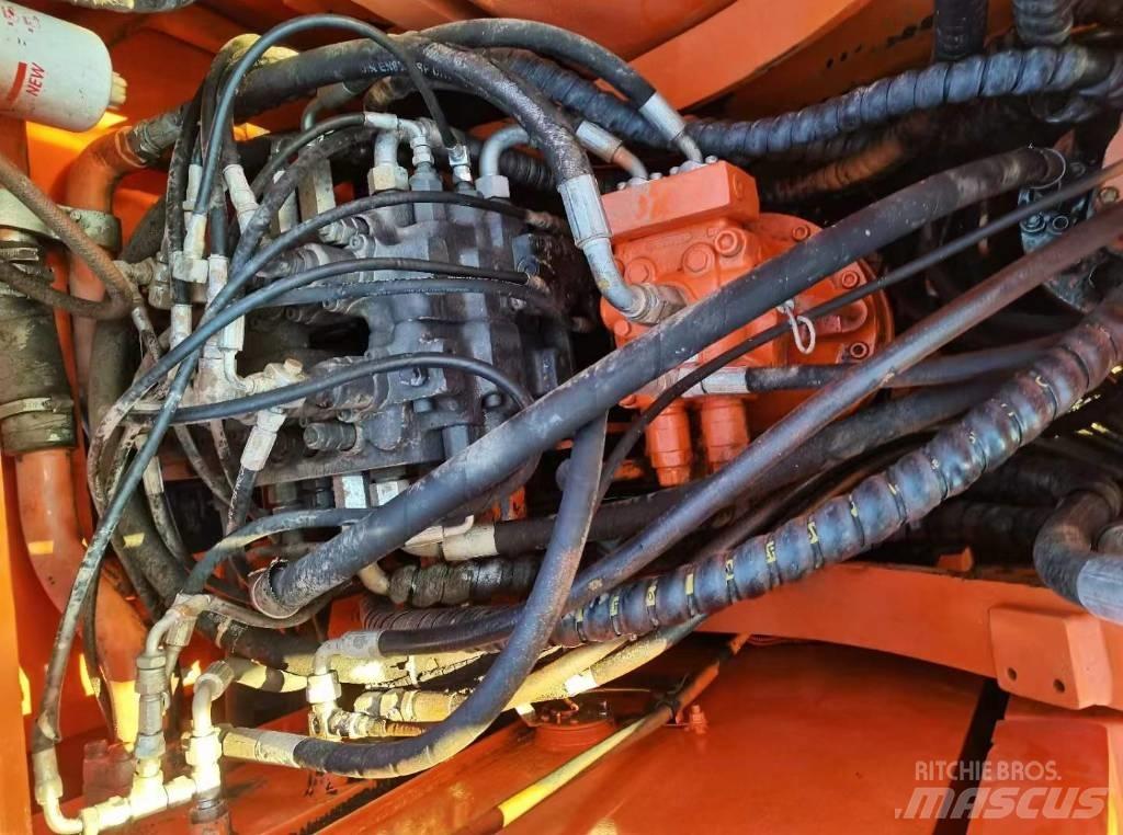 Doosan 150 W-7 Ekskavatori uz riteņiem