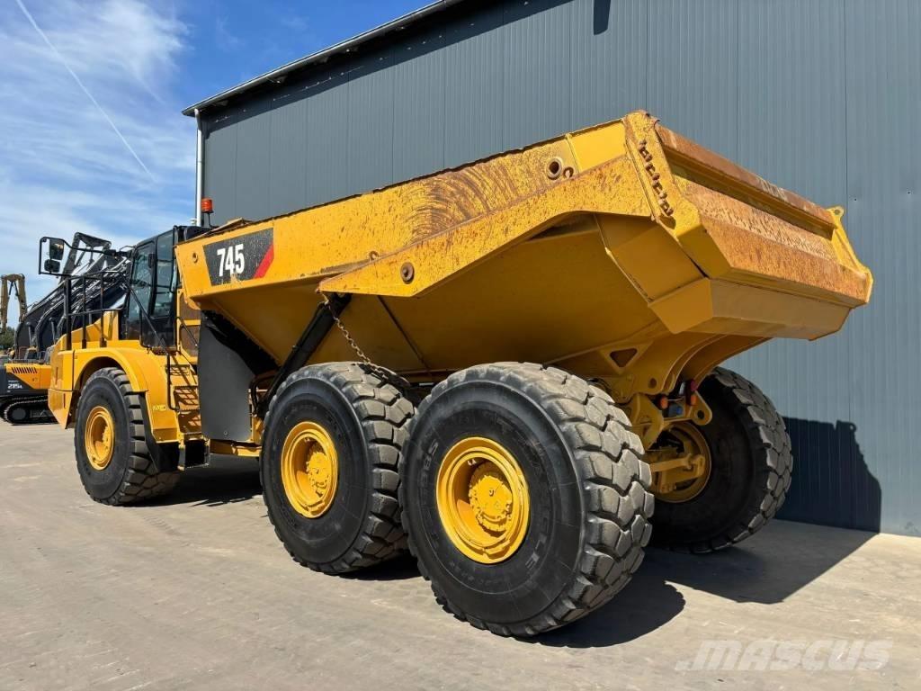 CAT 745 04A Artikulētie pašizgāzēji