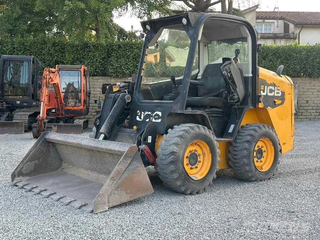 JCB 225 Mini iekrāvēji