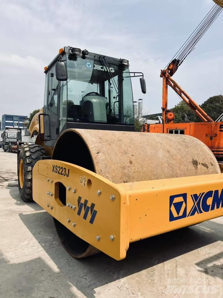 XCMG XS 223 J Vienvalča grunts veltņi