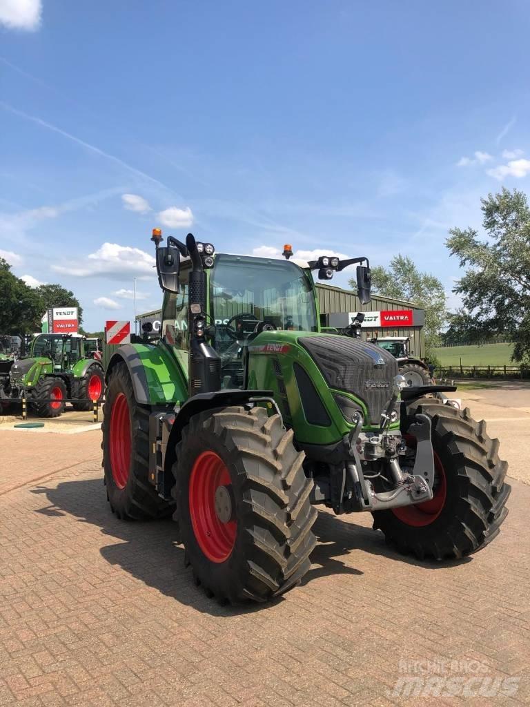 Fendt 718 Vario Traktori