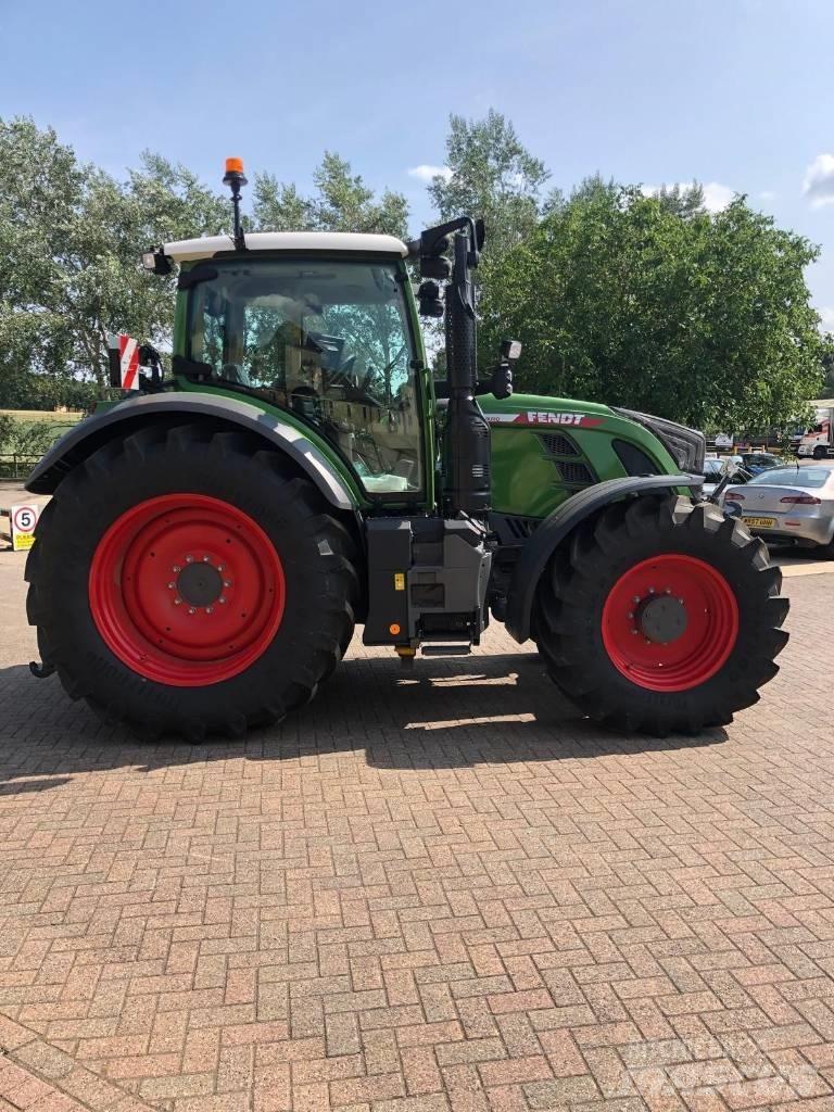Fendt 718 Vario Traktori