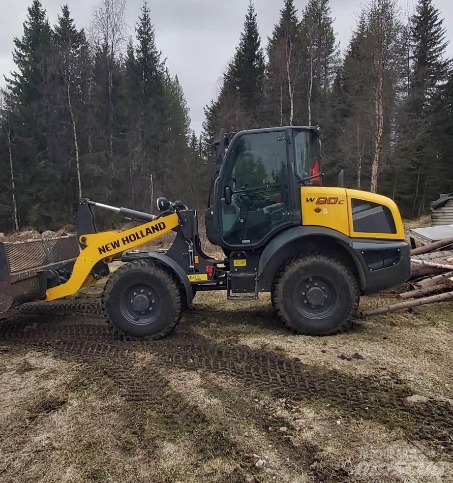 New Holland W80C Iekrāvēji uz riteņiem
