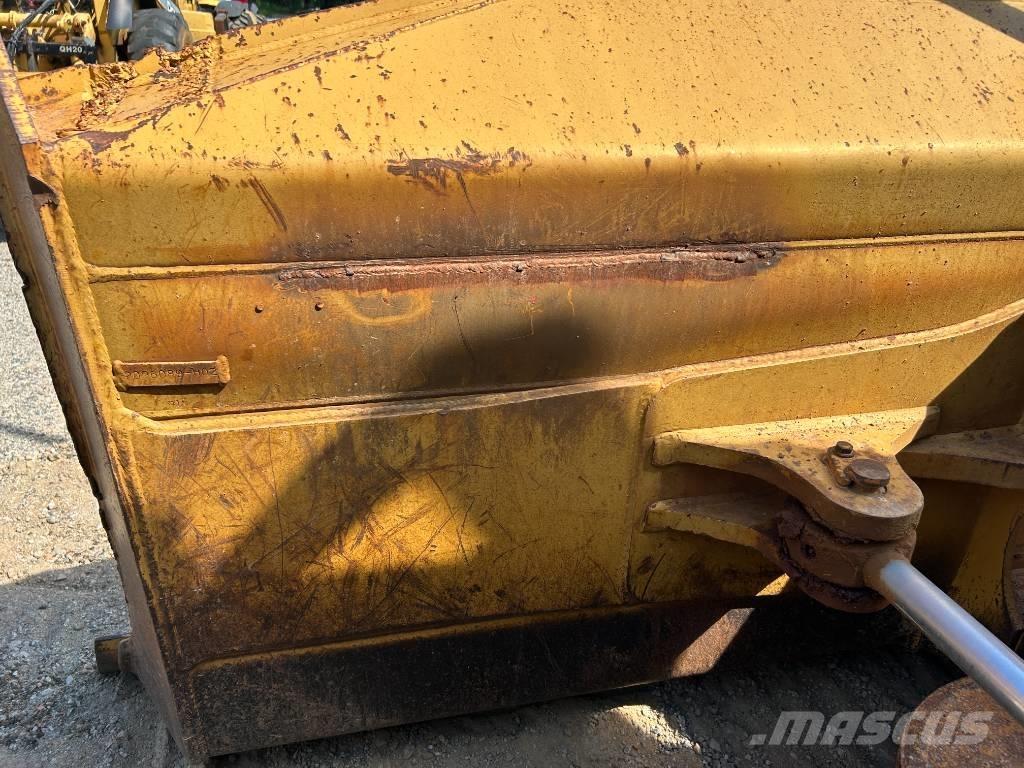 CAT D 5 N XL Kāpurķēžu buldozeri