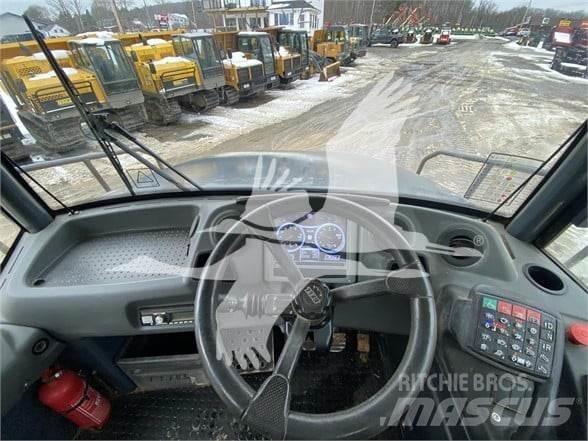Bell B30E Artikulētie pašizgāzēji