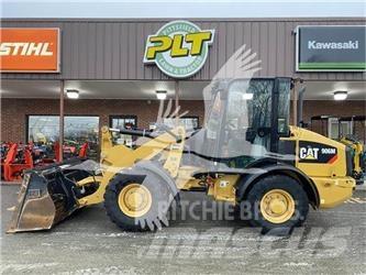 CAT 906M Iekrāvēji uz riteņiem
