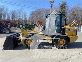 CAT 906M Iekrāvēji uz riteņiem