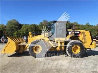 CAT 966K Iekrāvēji uz riteņiem