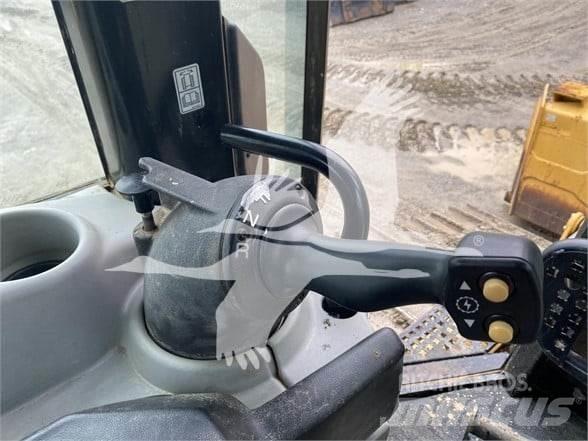 CAT D6N XL Kāpurķēžu buldozeri