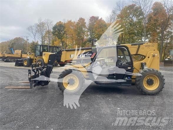 CAT TL642D Teleskopiskie manipulatori