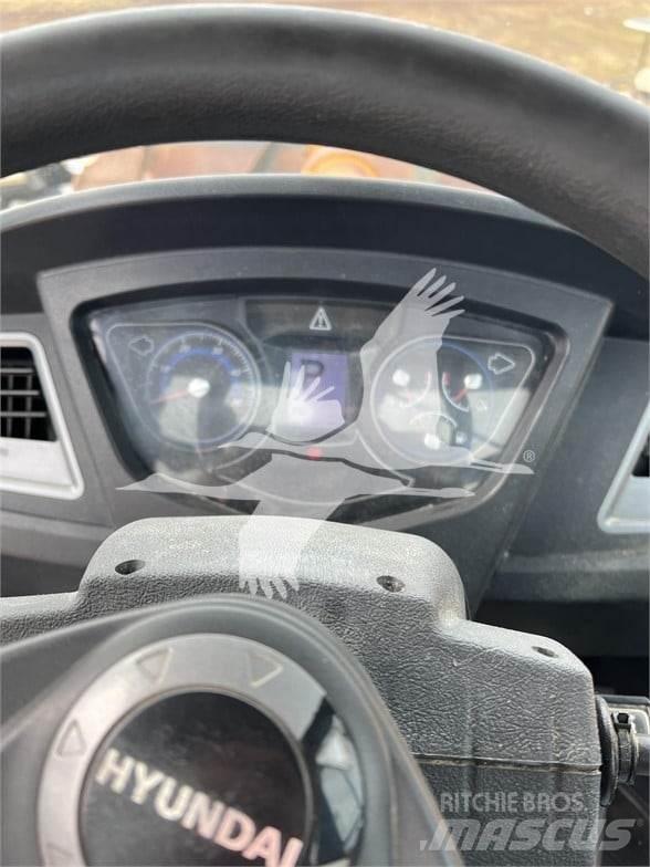 Hyundai HL970 Iekrāvēji uz riteņiem