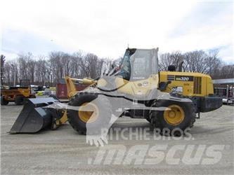 Komatsu WA320 Iekrāvēji uz riteņiem
