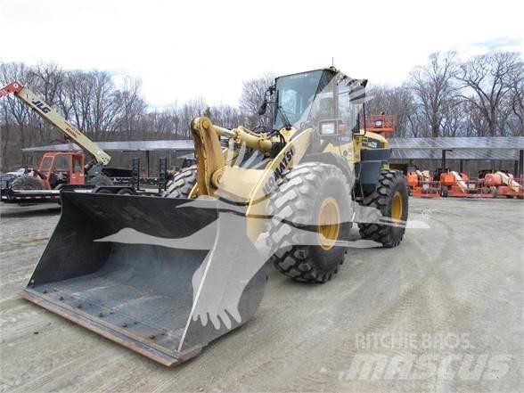 Komatsu WA320 Iekrāvēji uz riteņiem