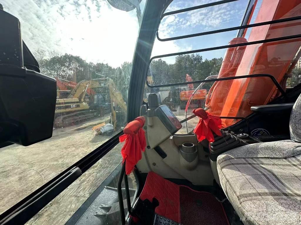Hitachi ZX 70 Kāpurķēžu ekskavatori