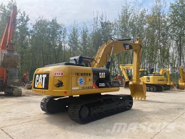 CAT 320D2 Kāpurķēžu ekskavatori