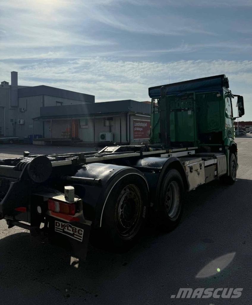 Mercedes-Benz Actros Treileri ar āķi