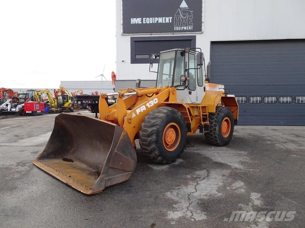 Fiat Hitachi FR130 Iekrāvēji uz riteņiem