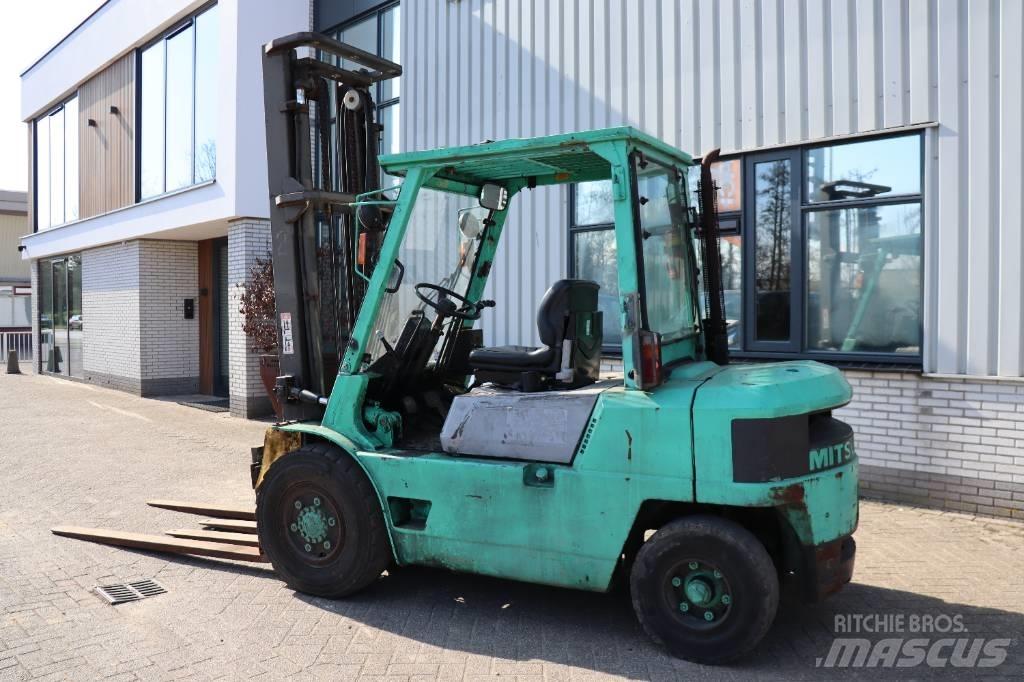 Mitsubishi FD 35 Tehnika ar dīzeļa dzinēju