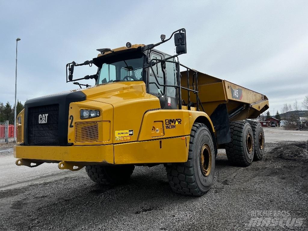 CAT 745 Artikulētie pašizgāzēji