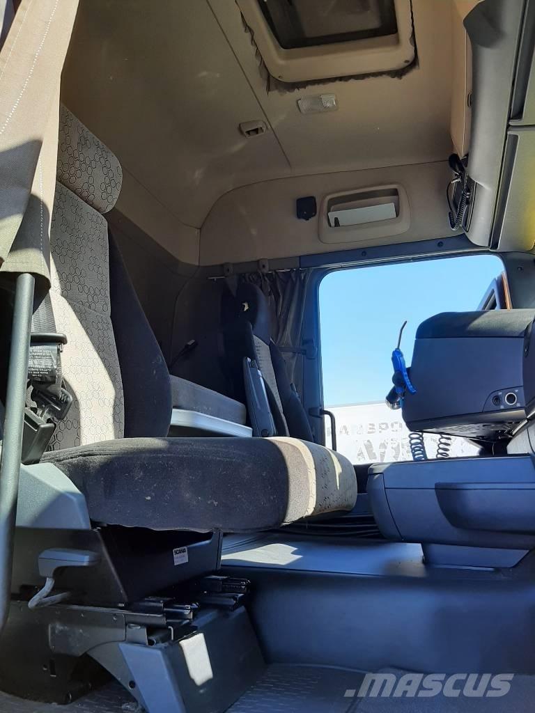 Scania R 520 Tents