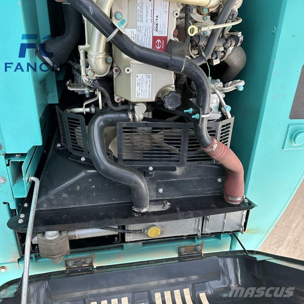 Kobelco SK 200D Kāpurķēžu ekskavatori