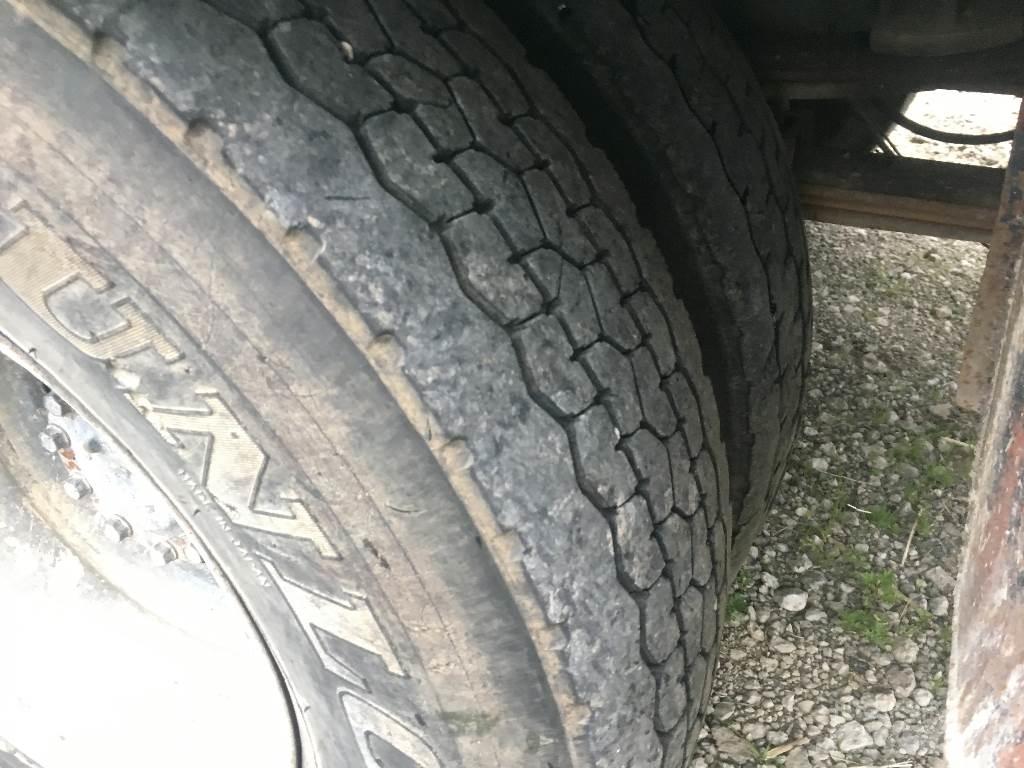 Mitsubishi DC-700BR Kravas mašīna- betona sūknis