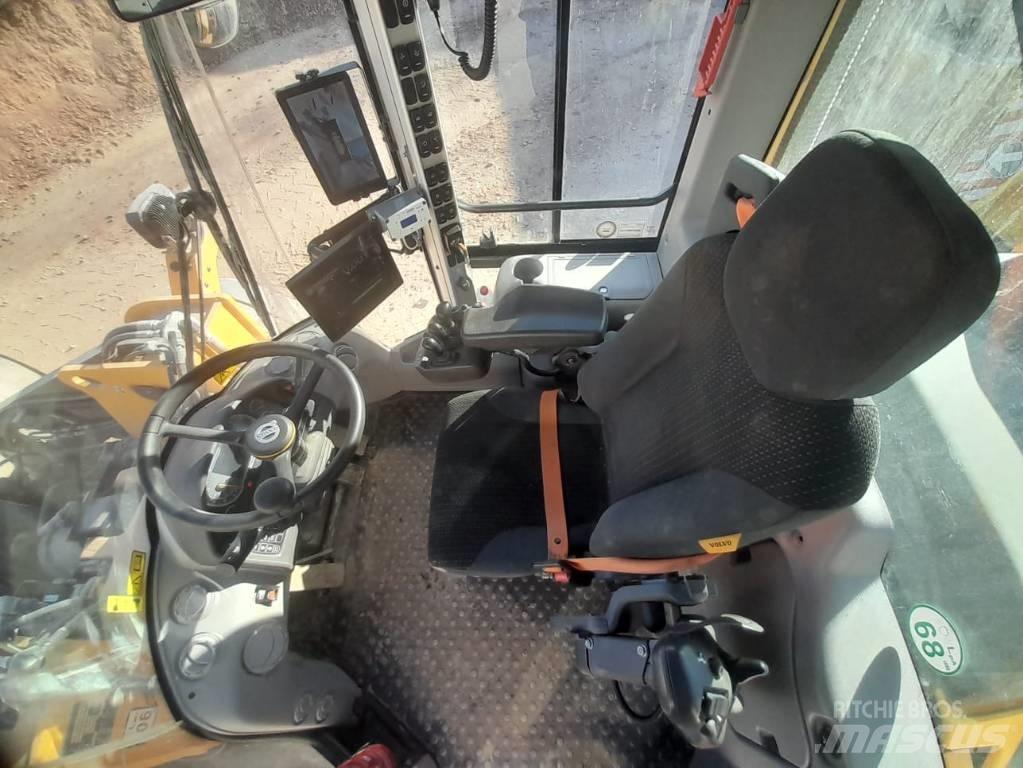 Volvo L 120 H Iekrāvēji uz riteņiem