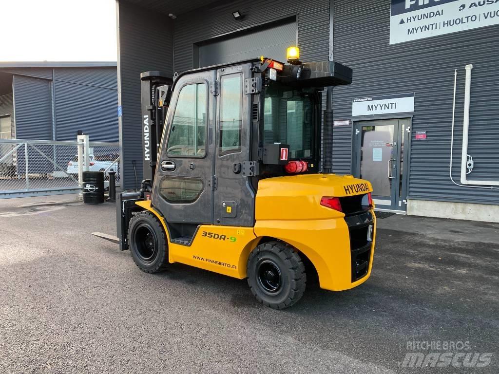 Hyundai 35DA-9 Tehnika ar dīzeļa dzinēju