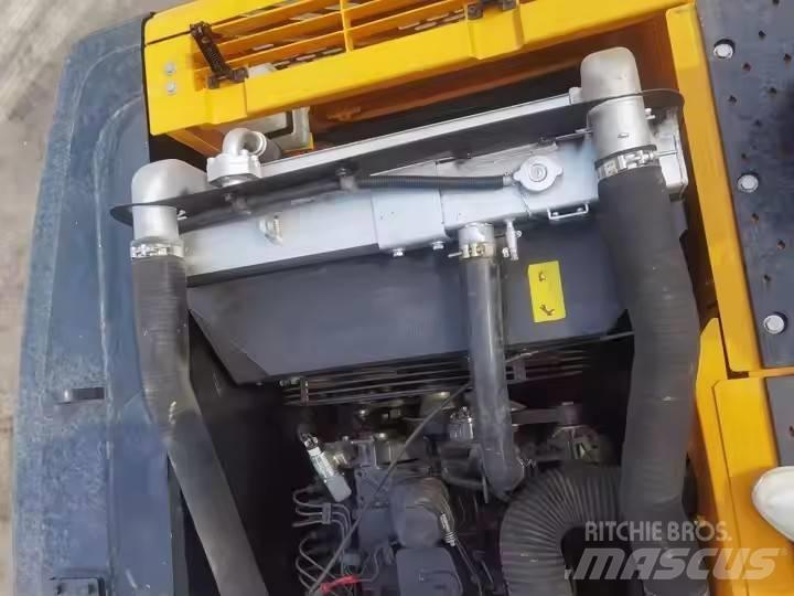 Hyundai 220LC-9S Kāpurķēžu ekskavatori