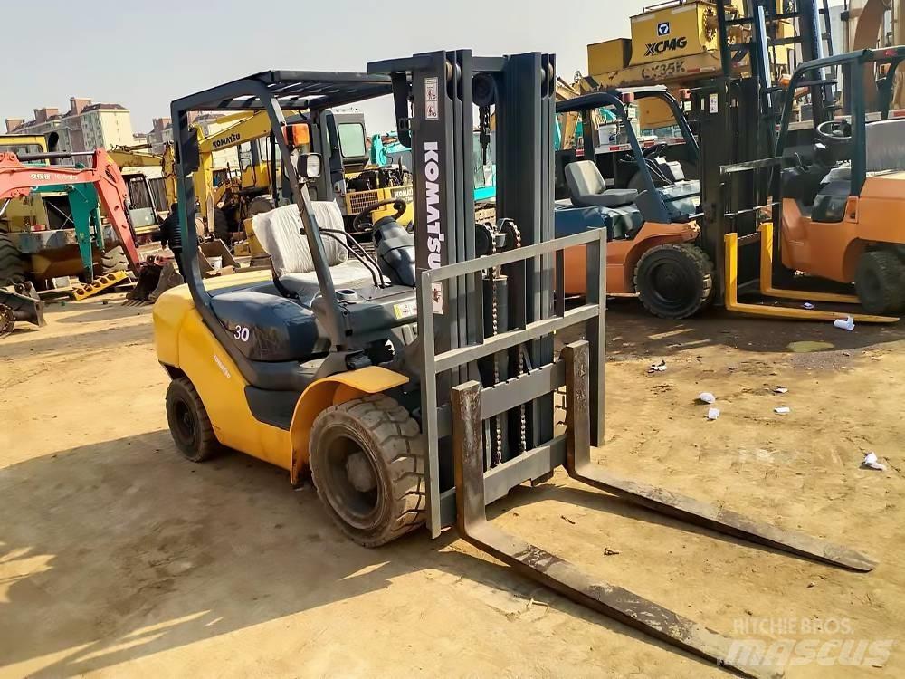 Komatsu FD 30 T-16 Tehnika ar dīzeļa dzinēju