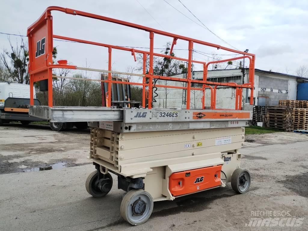 JLG 3246 ES Šķerveida pacēlāji