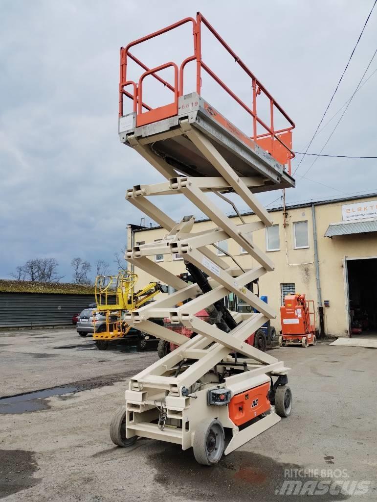 JLG 3246 ES Šķerveida pacēlāji