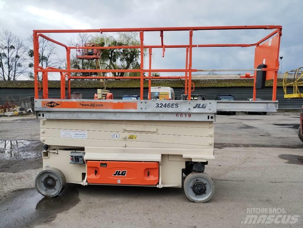 JLG 3246 ES Šķerveida pacēlāji