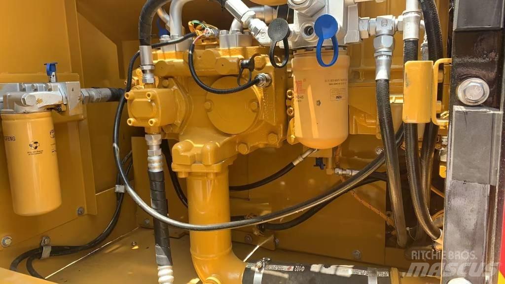 CAT 325 D L Kāpurķēžu ekskavatori