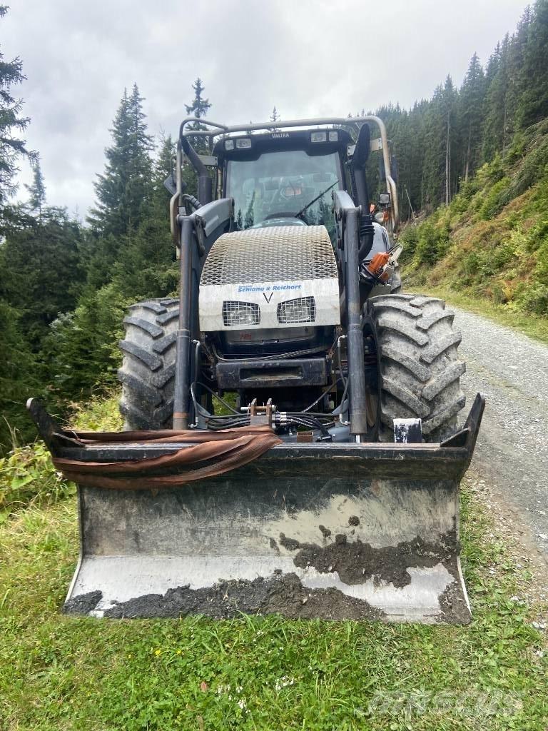 Valtra T 162 Mežizstrādes traktori