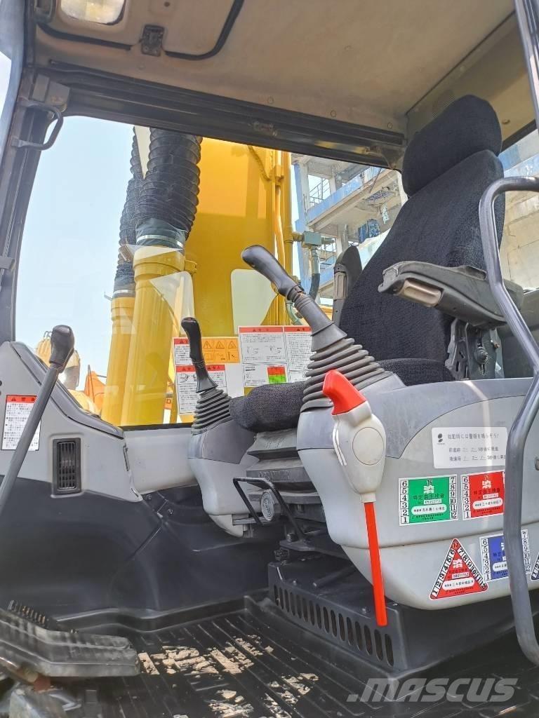 Komatsu PC130 Kāpurķēžu ekskavatori