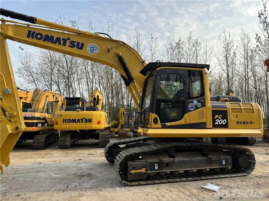 Komatsu PC200-8 Kāpurķēžu ekskavatori