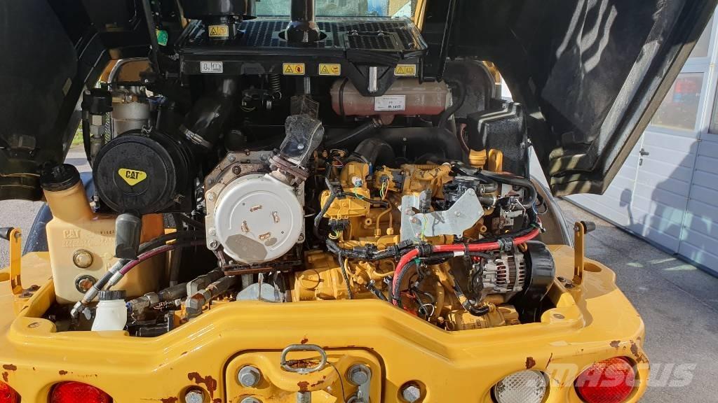 CAT 908 M Iekrāvēji uz riteņiem