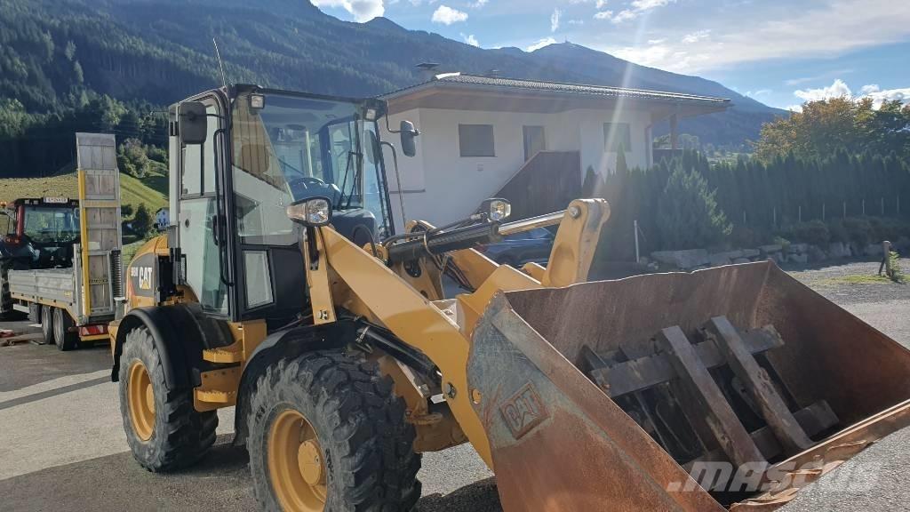 CAT 908 M Iekrāvēji uz riteņiem