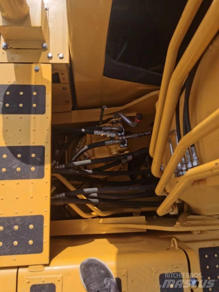 Komatsu PC 200 Kāpurķēžu ekskavatori