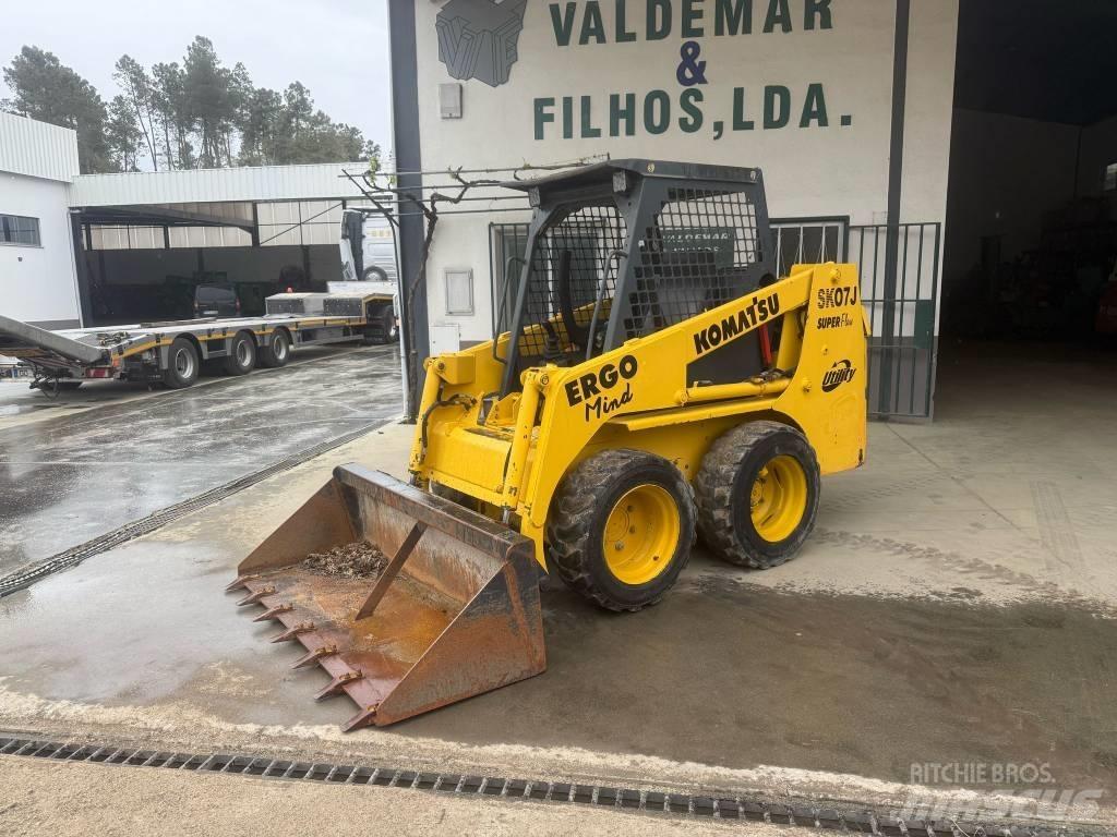 Komatsu SK 07 J-2 Lietoti riteņu kompaktiekrāvēji