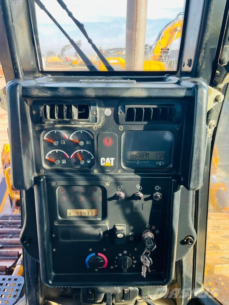 CAT D 6 N XL Kāpurķēžu buldozeri