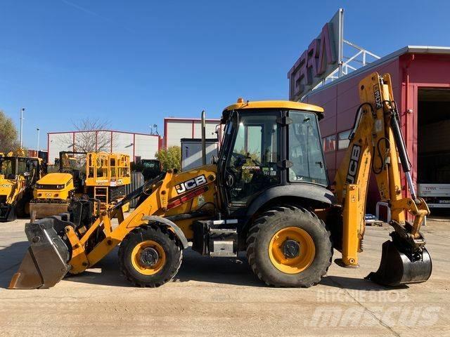 JCB 3CX AEC Ekskavatori-iekrāvēji