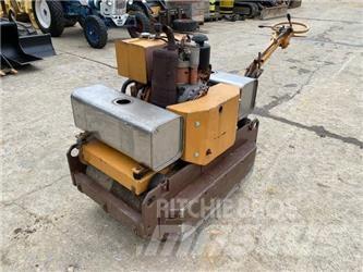CASE Vibromax W 70 Divvalču grunts veltņi