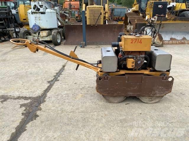 CASE Vibromax W 70 Divvalču grunts veltņi