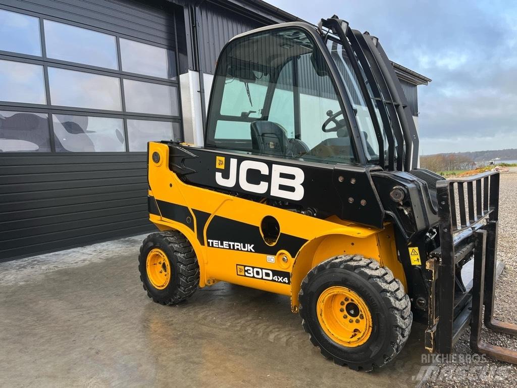 JCB TLT 30 D Teleskopiskie manipulatori
