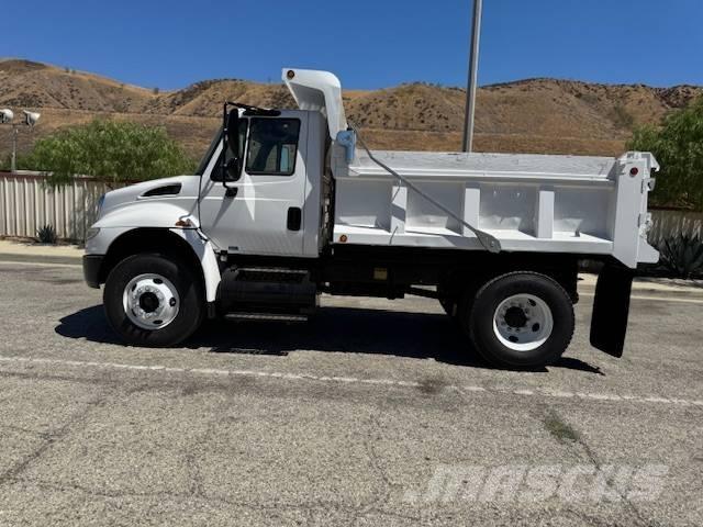 International 4400 Pašizgāzējs
