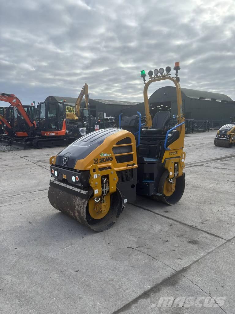 XCMG XD120 Divvalču grunts veltņi