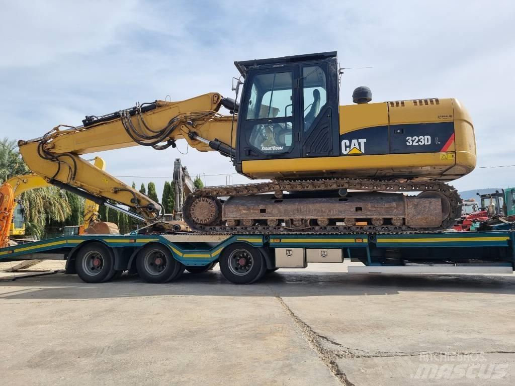 CAT 323 D L Kāpurķēžu ekskavatori