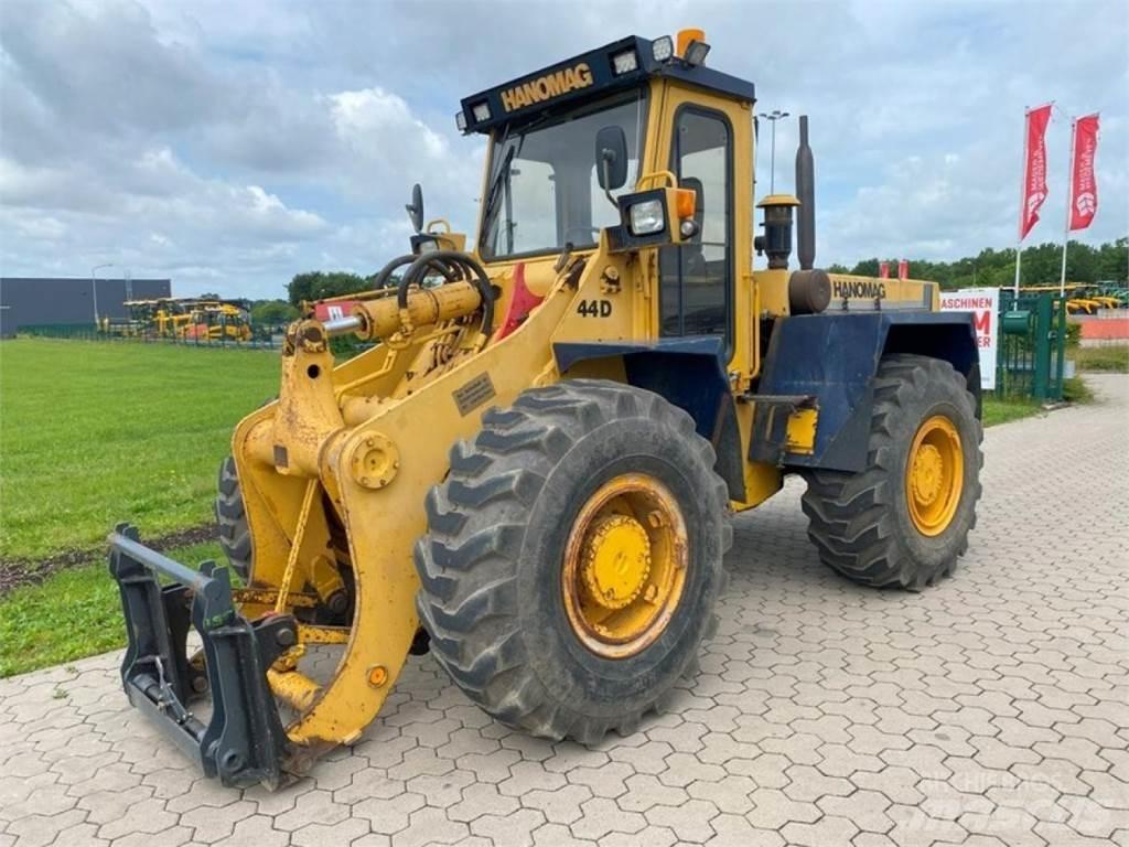Hanomag 44D Iekrāvēji uz riteņiem